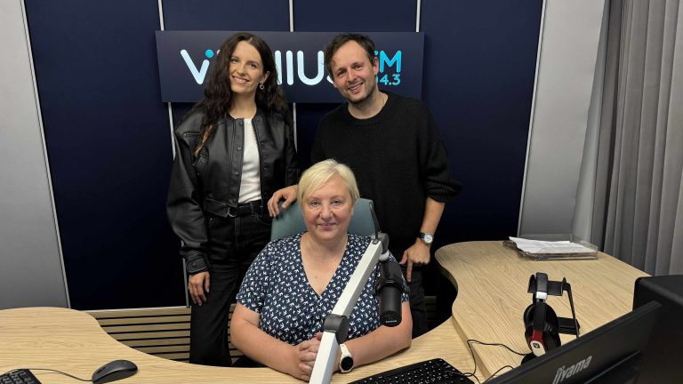 Vilniaus Ritmu. Grupės Sisters On Wire nariai Ieva ir Olegas. Laidos vedėja - Jūratė Pilibaitienė.
