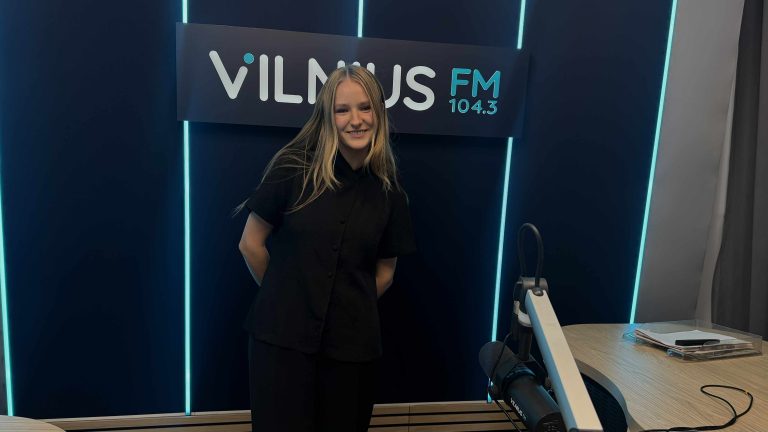 Atlikėja: Livija Šiaudvirtaitė - Livija Gemma. Laidos vedėja Jūratė Pilibaitienė