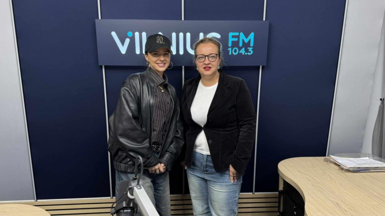Atlikėja - Joanna Rea. Laidos vedėja - Kristina Kanišauskaitė-Šaltmerė