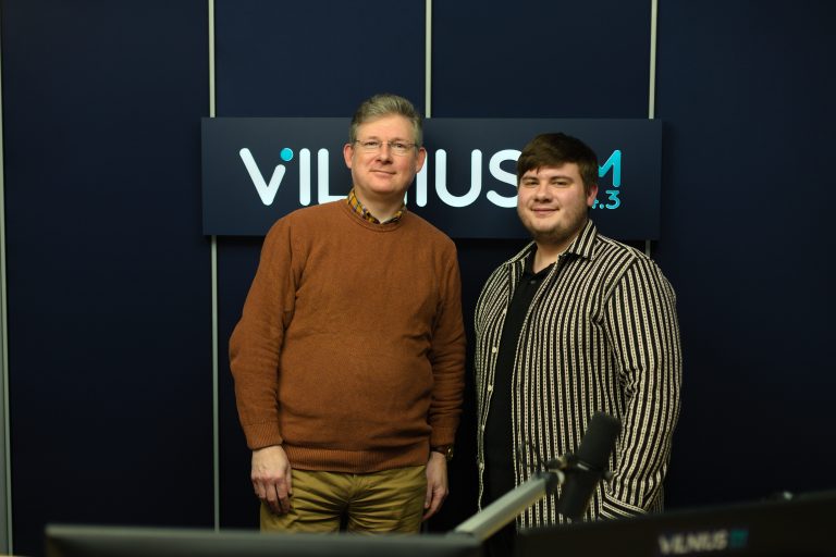 pianistas, kompozitorius, prodiusers ir profesorius Egidijus Buožis. Laidos vedėjas - Ignas Smilgevičius