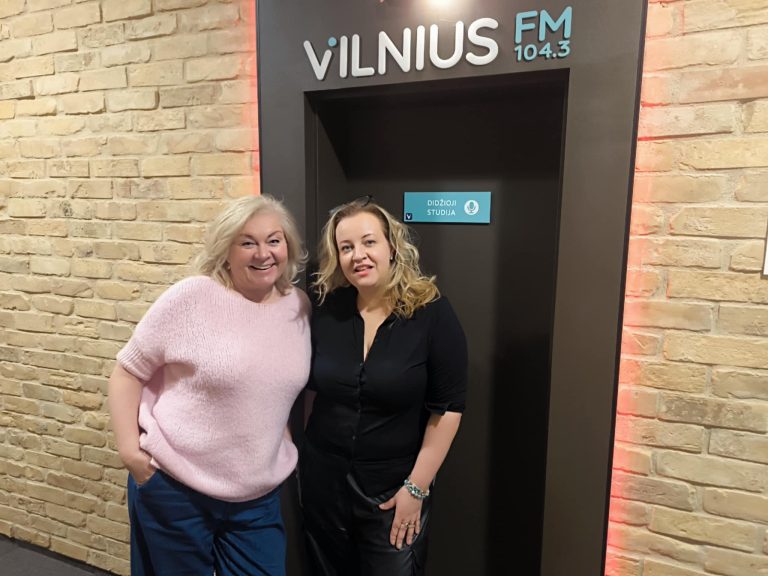 Žurnalistė, TV laidų vedėja ir prodiuserė - Edita Mildažytė. Laidą veda Kristina Kanišauskaitė-Šaltmerė