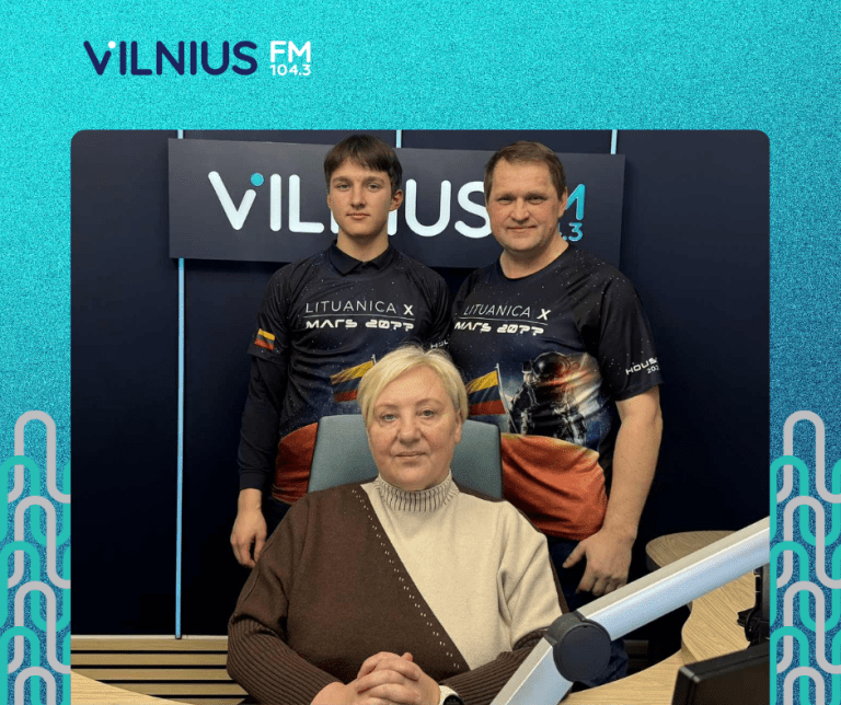 gimnazistas, pasaulio robotikos vicečempionas Dainius Užusenis ir jo tėtis, Darius Užusenis, Lituanica X bendruomenės narys.. Laidą veda Jūratė Pilibaitienė