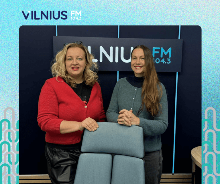 Atlikėja - Aistė Smilgevičiūtė. Laidą veda Kristina Kanišauskaitė-Šaltmerė