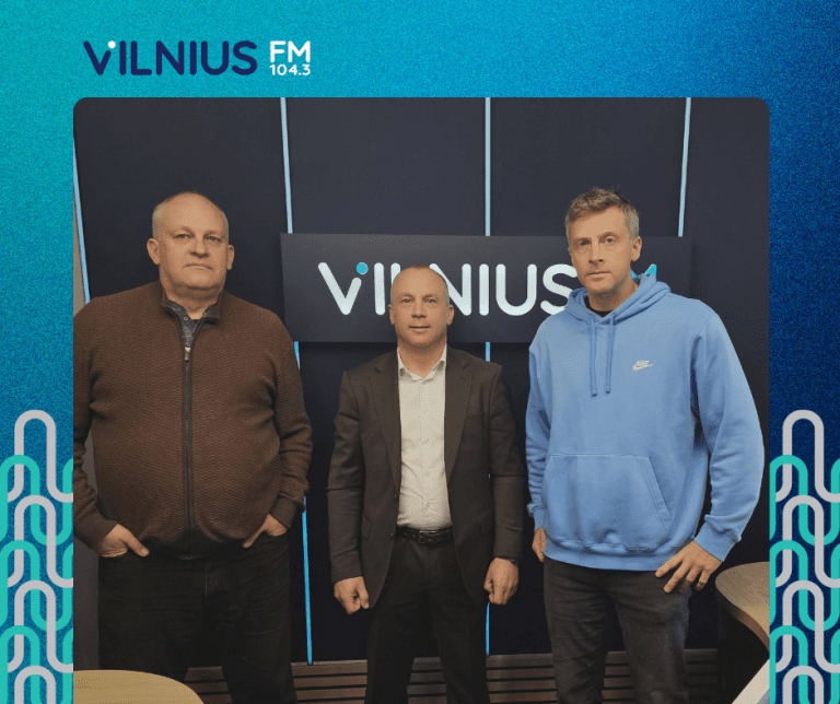 Marius Valukynas - Merkinės patriotas, vienas iš „Aukštosios Liškiavos SPA“ įkūrėjų, ir Audrius Martinkėnas - „Kelionių laiko“ rinkodaros vadovas. Laidą veda Tomas Juknevičius