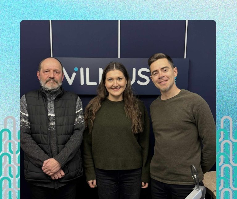 Rimantas Driežys, lėlininkas, originaliųjų Trijų Karalių figūrų kūrėjas, ir Greta Andriuškaitė, Vilniaus etninės kultūros centro direktoriaus pavaduotoja. Laidą veda Timūras Augucevičius