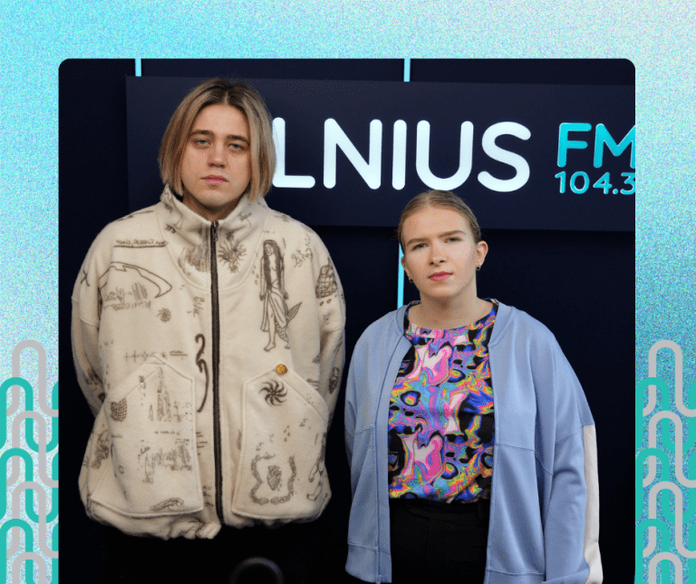 Katarsis grupės vokalistas Lukas Radzevičius. Laidą veda Simona Jančaitytė