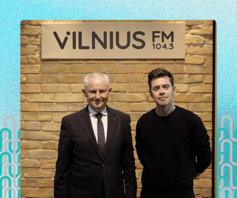 Česlavas Okinčicas Lietuvos nepriklausomybės atkūrimo akto signataras, advokatas, Vilniaus universiteto tarybos narys ir buvęs ambasadorius, laidoje Labas, Vilniau!