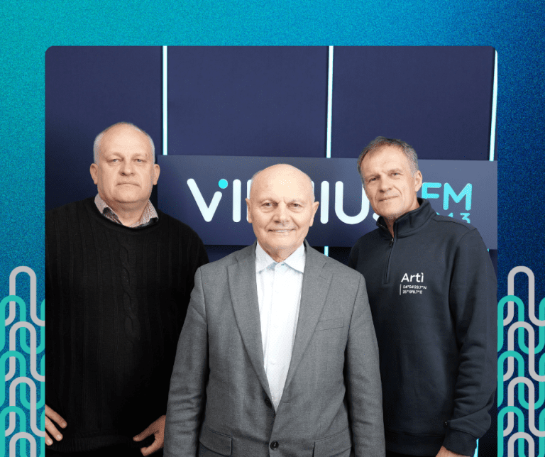 Sveikatos ir sporto skyriaus patarėjas Evaldas Martinka bei „Transinvest“ futbolo komandos prezidentas Vidmantas Pelėda, laidoje Sostinės horizontai
