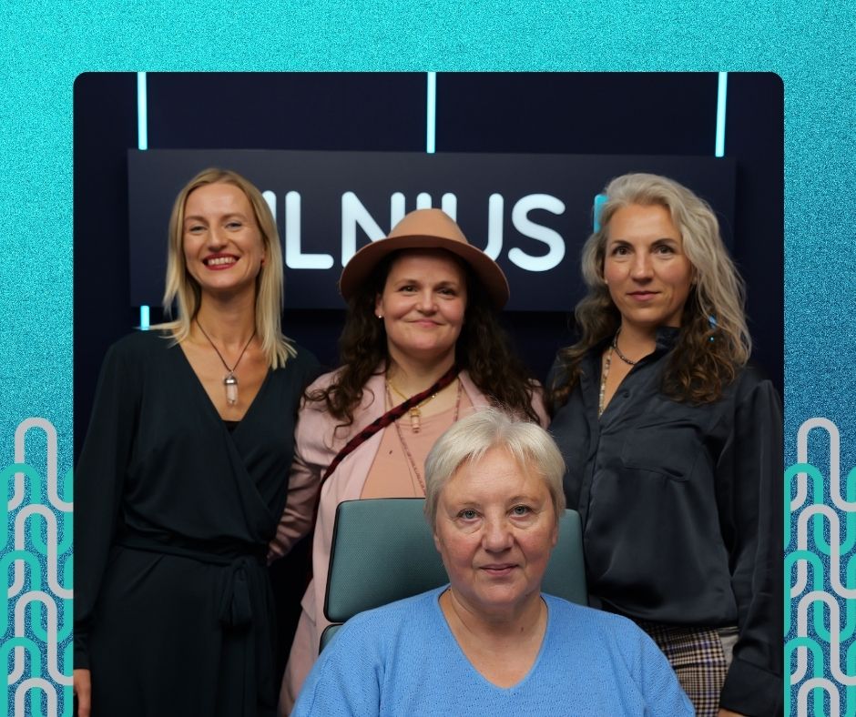 Raminta Sunshine – „Pasaulio lietuviams“ projekto kūrėja, gyvenimo pokyčių mentorė, komunikacijos ekspertė, tarptautinė pranešėja. Gita Ramana – balanso mentorė, lektorė, koučerė, vidinių resursų aktyvavimo trenerė. Vika Karlonė – vidinės laisvės įgalinimo mentorė, koučingo specialistė, projekto „Angelo mama“ įkūrėja., laidoje Vilniaus ritmu